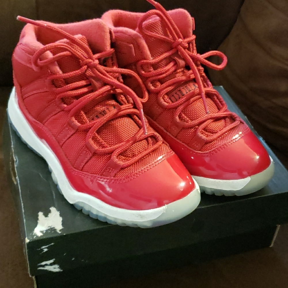 Jordan sneakers (kids)